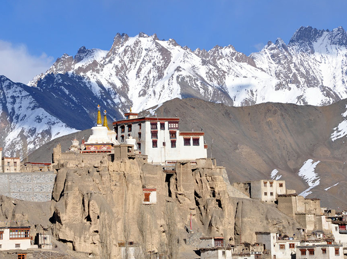 LAMAYURU MONASTERY AND MAGNETIC HILL TOUR
